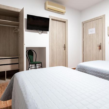 Hostal Vinuela San Pedro de Merida Екстер'єр фото