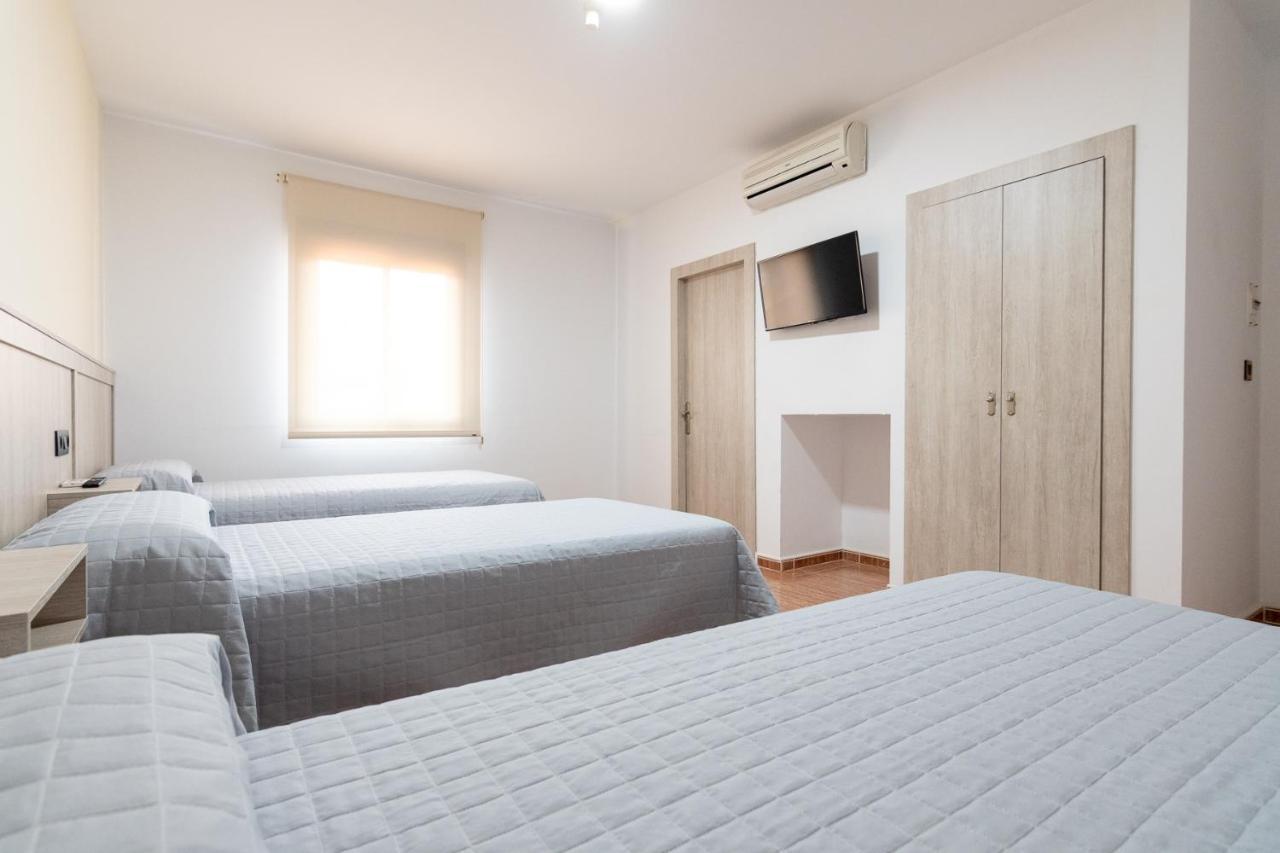 Hostal Vinuela San Pedro de Merida Екстер'єр фото