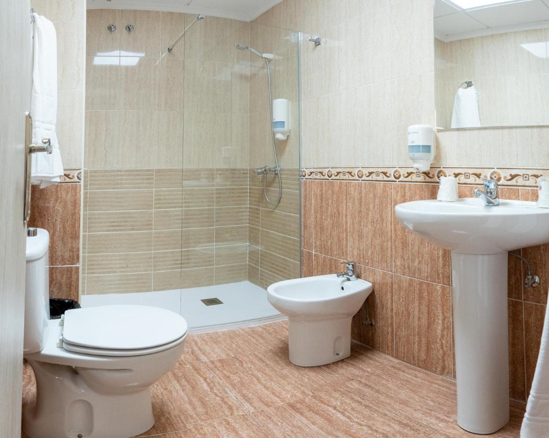 Hostal Vinuela San Pedro de Merida Екстер'єр фото