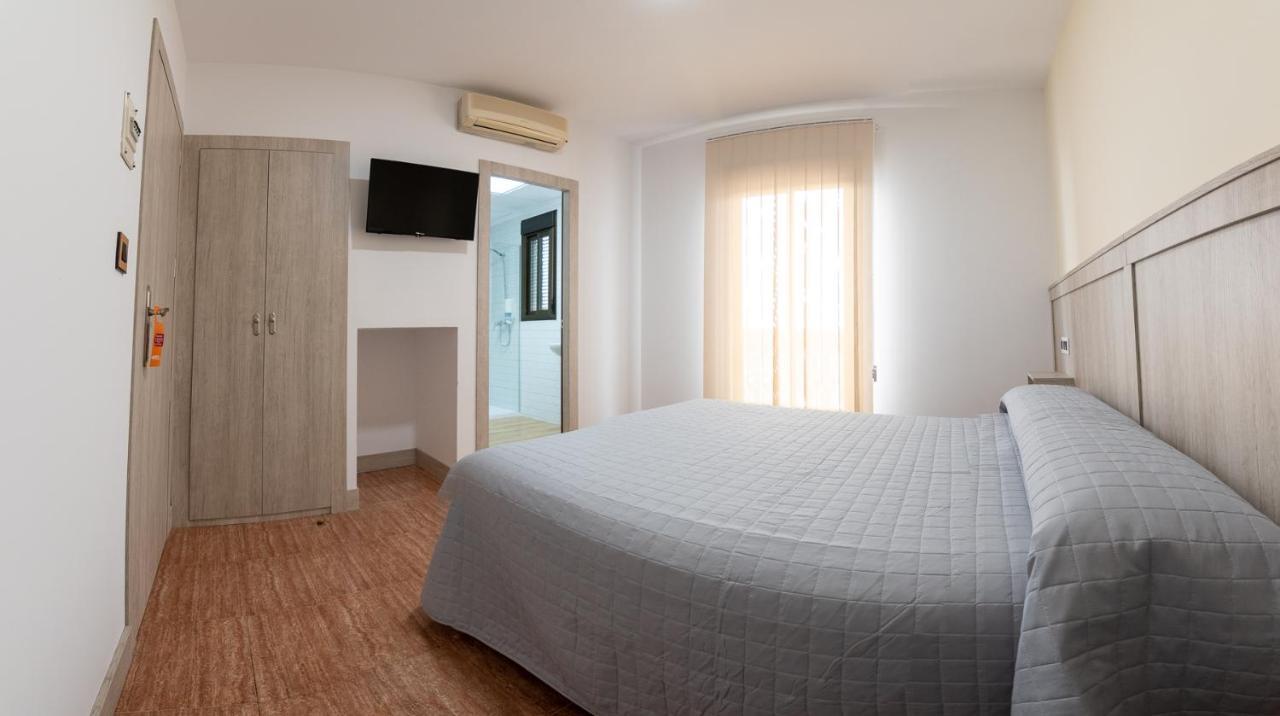 Hostal Vinuela San Pedro de Merida Екстер'єр фото