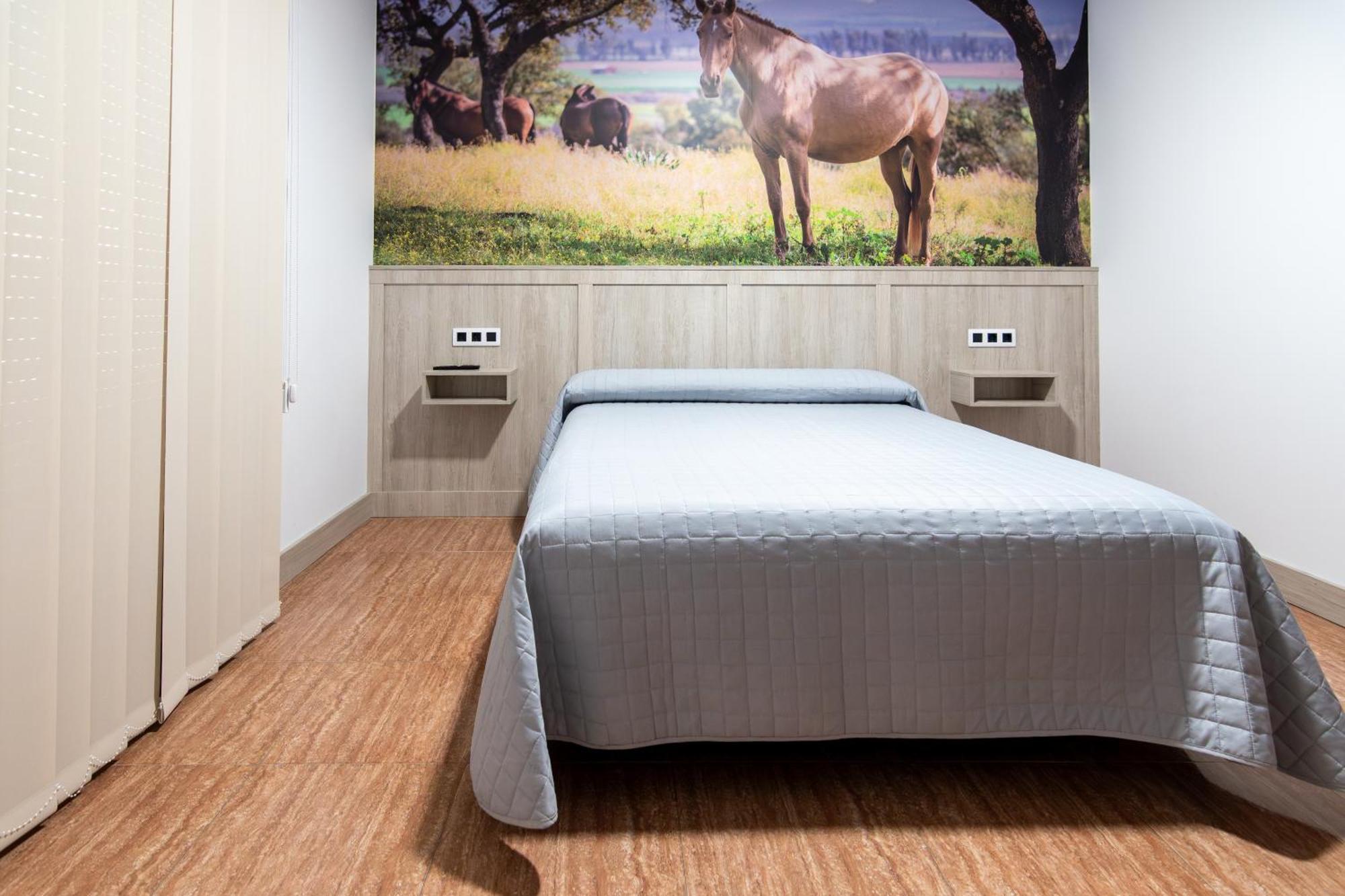 Hostal Vinuela San Pedro de Merida Екстер'єр фото