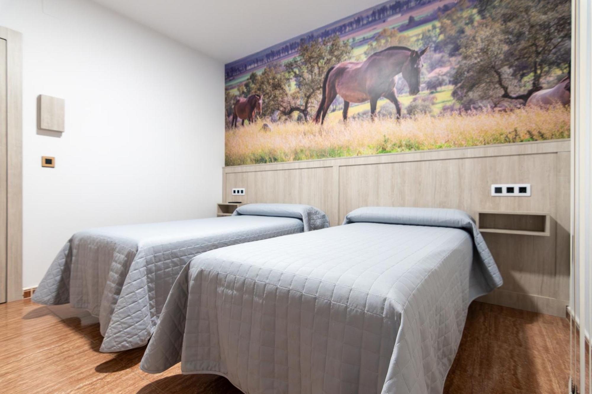 Hostal Vinuela San Pedro de Merida Екстер'єр фото