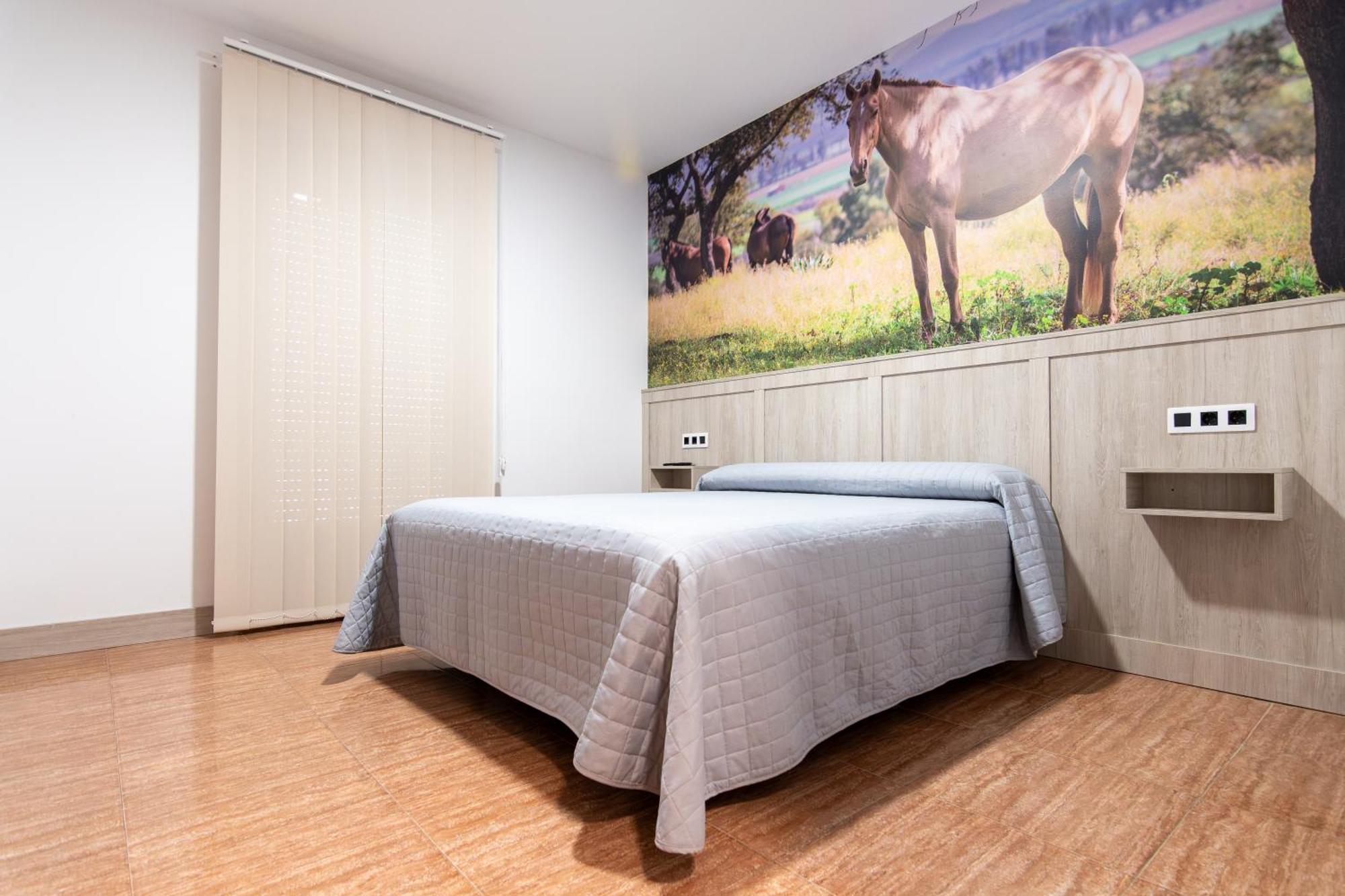 Hostal Vinuela San Pedro de Merida Екстер'єр фото