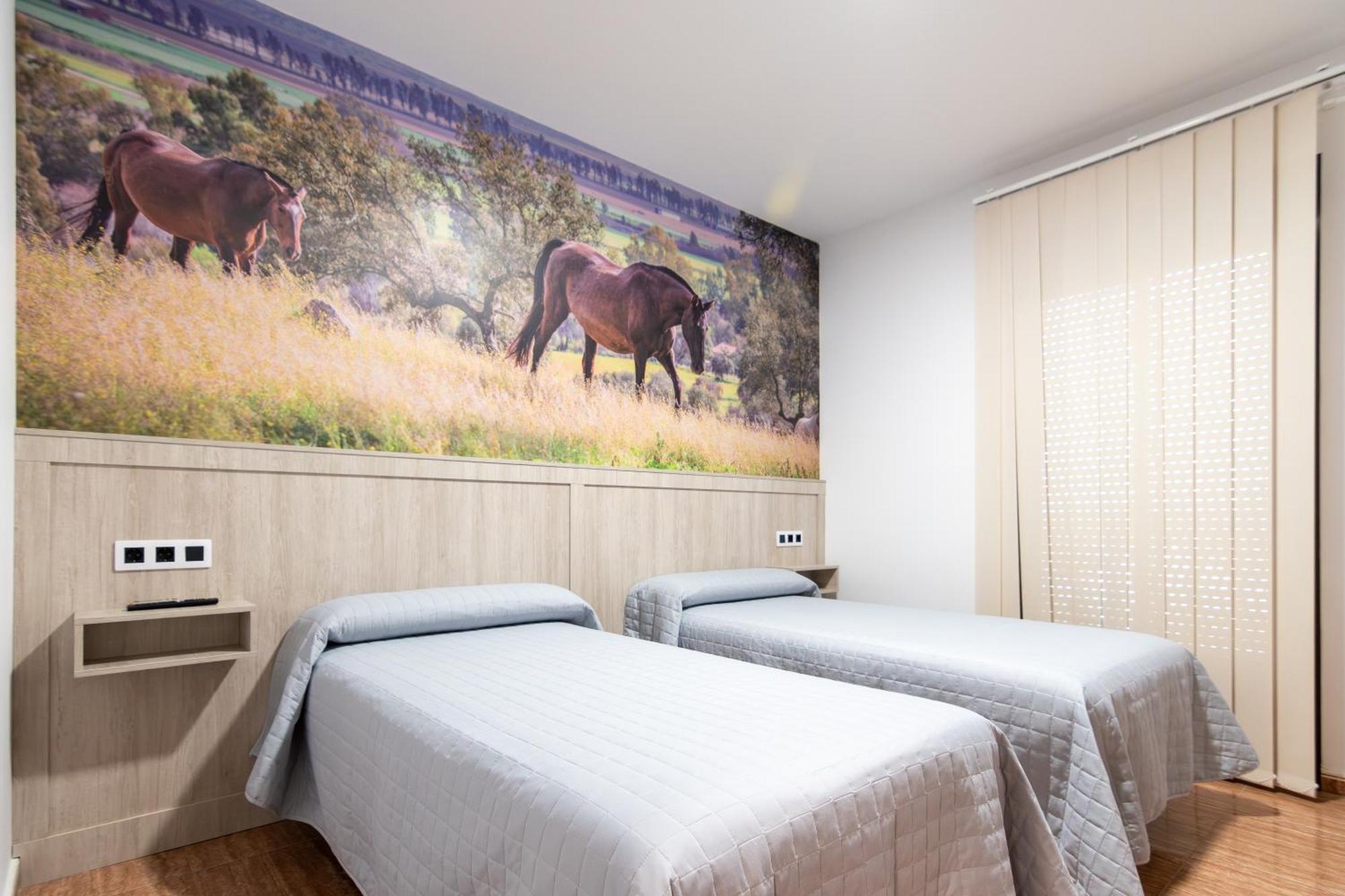 Hostal Vinuela San Pedro de Merida Екстер'єр фото
